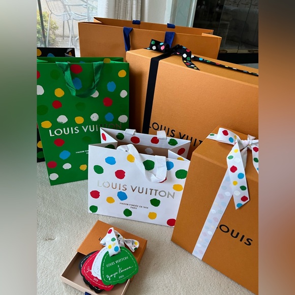 Meet your Posher, Jeanne - Picture 2 of 2